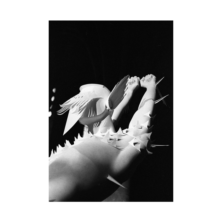 Issey Miyake à la Conciergerie  Induxia Anne garde 2.jpg